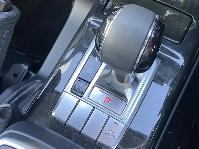 メルセデス・ベンツ ゲレンデヴァーゲン Ｇ３５０ｄ 福岡県 2017(平29)年 5.2万km オブシディアンブラック ラグジュアリーパッケージ/サンルーフ/アダプティブクルーズコントロール/白革　/全席シートヒーター/サイドカメラ　/純正ナビ/Ａｐｐｌｅｃａｒｐｌａｙ/フルセグTV/バックカメラ　/Bluetooth/ステアリングスイッチ/パドルシフト/前後ドライブレコーダー/AMG19インチアルミホイール/ETC