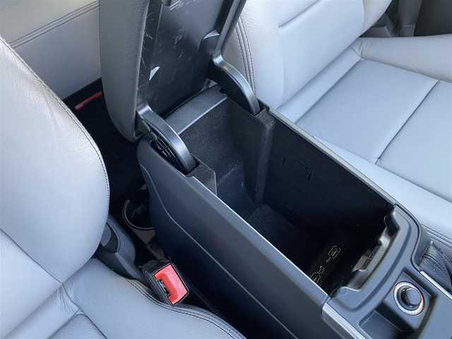 メルセデス・ベンツ ゲレンデヴァーゲン Ｇ３５０ｄ 福岡県 2017(平29)年 5.2万km オブシディアンブラック ラグジュアリーパッケージ/サンルーフ/アダプティブクルーズコントロール/白革　/全席シートヒーター/サイドカメラ　/純正ナビ/Ａｐｐｌｅｃａｒｐｌａｙ/フルセグTV/バックカメラ　/Bluetooth/ステアリングスイッチ/パドルシフト/前後ドライブレコーダー/AMG19インチアルミホイール/ETC