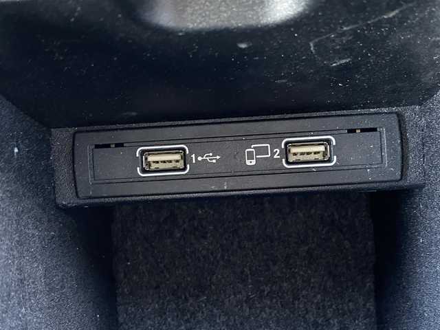 メルセデス・ベンツ ゲレンデヴァーゲン Ｇ３５０ｄ 福岡県 2017(平29)年 5.2万km オブシディアンブラック ラグジュアリーパッケージ/サンルーフ/アダプティブクルーズコントロール/白革　/全席シートヒーター/サイドカメラ　/純正ナビ/Ａｐｐｌｅｃａｒｐｌａｙ/フルセグTV/バックカメラ　/Bluetooth/ステアリングスイッチ/パドルシフト/前後ドライブレコーダー/AMG19インチアルミホイール/ETC