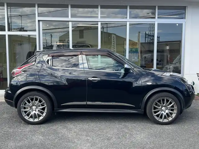 日産 ジューク 15RX アーバンセレクション 山口県 2011(平23)年 6.7万km サファイアブラック 社外メモリーナビ＆/フルセグTV＆バックカメラ/社外18インチアルミ/社外フロアマット/社外フロントタワーバー/社外マフラー/純正ドアバイザー/純正フォグランプ/オートライト/インテリジェントキー/エンジンプッシュスタート/ETC