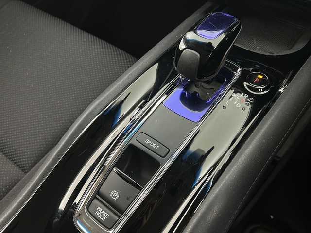 ホンダ ヴェゼル ハイブリッド X 宮城県 2014(平26)年 10.3万km ホワイトオーキッドパール 禁煙車/シティブレーキアクティブシステム/リアクティブフォースペダル/クルーズコントロール/前席シートヒーター/純正7インチナビ/（BT.AM.FM.CD.DVD.SD.USB.Ipod）/バックカメラ/フルセグテレビ/ETC/電動パーキングブレーキ/AUTOHOLD/パドルシフト/革巻きステアリング/ステアリングスイッチ/プッシュスタート/スマートキー/スペアキー/純正フロアマット/ドアバイザー/LEDヘッドライト/フォグランプ/社外16インチアルミホイール/純正16インチアルミホイール付夏タイヤ積込/（215/60/16）/ECON/横滑り防止機能