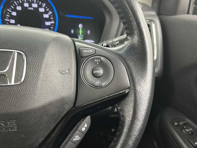 ホンダ ヴェゼル ハイブリッド X 宮城県 2014(平26)年 10.3万km ホワイトオーキッドパール 禁煙車/シティブレーキアクティブシステム/リアクティブフォースペダル/クルーズコントロール/前席シートヒーター/純正7インチナビ/（BT.AM.FM.CD.DVD.SD.USB.Ipod）/バックカメラ/フルセグテレビ/ETC/電動パーキングブレーキ/AUTOHOLD/パドルシフト/革巻きステアリング/ステアリングスイッチ/プッシュスタート/スマートキー/スペアキー/純正フロアマット/ドアバイザー/LEDヘッドライト/フォグランプ/社外16インチアルミホイール/純正16インチアルミホイール付夏タイヤ積込/（215/60/16）/ECON/横滑り防止機能