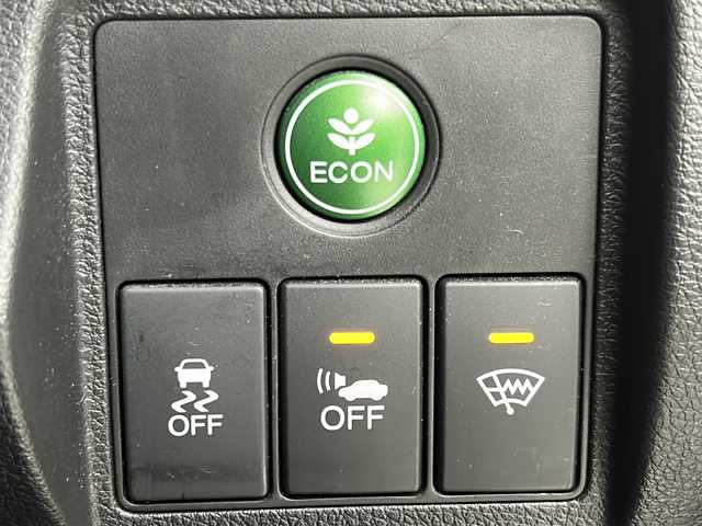 ホンダ ヴェゼル ハイブリッド X 宮城県 2014(平26)年 10.3万km ホワイトオーキッドパール 禁煙車/シティブレーキアクティブシステム/リアクティブフォースペダル/クルーズコントロール/前席シートヒーター/純正7インチナビ/（BT.AM.FM.CD.DVD.SD.USB.Ipod）/バックカメラ/フルセグテレビ/ETC/電動パーキングブレーキ/AUTOHOLD/パドルシフト/革巻きステアリング/ステアリングスイッチ/プッシュスタート/スマートキー/スペアキー/純正フロアマット/ドアバイザー/LEDヘッドライト/フォグランプ/社外16インチアルミホイール/純正16インチアルミホイール付夏タイヤ積込/（215/60/16）/ECON/横滑り防止機能