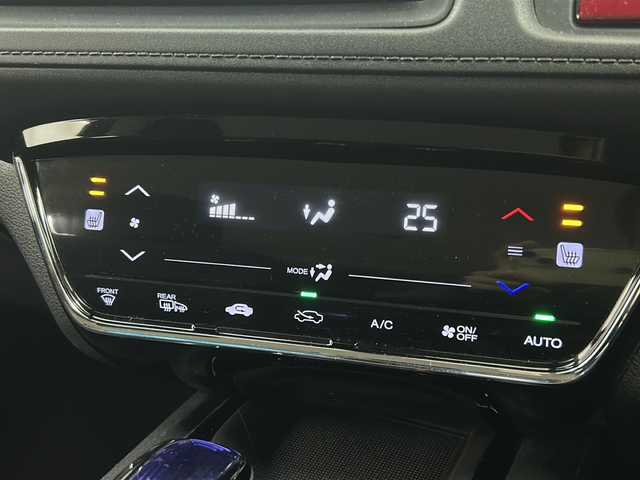 ホンダ ヴェゼル ハイブリッド X 宮城県 2014(平26)年 10.3万km ホワイトオーキッドパール 禁煙車/シティブレーキアクティブシステム/リアクティブフォースペダル/クルーズコントロール/前席シートヒーター/純正7インチナビ/（BT.AM.FM.CD.DVD.SD.USB.Ipod）/バックカメラ/フルセグテレビ/ETC/電動パーキングブレーキ/AUTOHOLD/パドルシフト/革巻きステアリング/ステアリングスイッチ/プッシュスタート/スマートキー/スペアキー/純正フロアマット/ドアバイザー/LEDヘッドライト/フォグランプ/社外16インチアルミホイール/純正16インチアルミホイール付夏タイヤ積込/（215/60/16）/ECON/横滑り防止機能