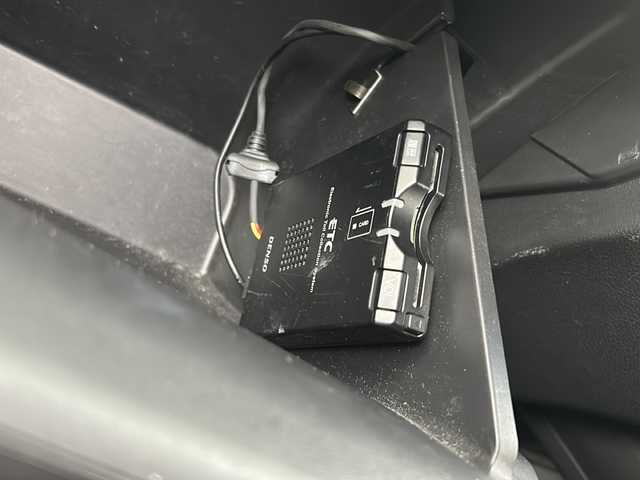 ホンダ ヴェゼル ハイブリッド X 宮城県 2014(平26)年 10.3万km ホワイトオーキッドパール 禁煙車/シティブレーキアクティブシステム/リアクティブフォースペダル/クルーズコントロール/前席シートヒーター/純正7インチナビ/（BT.AM.FM.CD.DVD.SD.USB.Ipod）/バックカメラ/フルセグテレビ/ETC/電動パーキングブレーキ/AUTOHOLD/パドルシフト/革巻きステアリング/ステアリングスイッチ/プッシュスタート/スマートキー/スペアキー/純正フロアマット/ドアバイザー/LEDヘッドライト/フォグランプ/社外16インチアルミホイール/純正16インチアルミホイール付夏タイヤ積込/（215/60/16）/ECON/横滑り防止機能