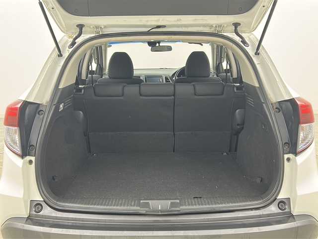 ホンダ ヴェゼル ハイブリッド X 宮城県 2014(平26)年 10.3万km ホワイトオーキッドパール 禁煙車/シティブレーキアクティブシステム/リアクティブフォースペダル/クルーズコントロール/前席シートヒーター/純正7インチナビ/（BT.AM.FM.CD.DVD.SD.USB.Ipod）/バックカメラ/フルセグテレビ/ETC/電動パーキングブレーキ/AUTOHOLD/パドルシフト/革巻きステアリング/ステアリングスイッチ/プッシュスタート/スマートキー/スペアキー/純正フロアマット/ドアバイザー/LEDヘッドライト/フォグランプ/社外16インチアルミホイール/純正16インチアルミホイール付夏タイヤ積込/（215/60/16）/ECON/横滑り防止機能