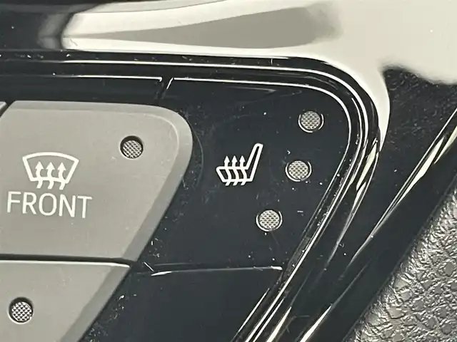 トヨタ Ｃ－ＨＲ S GRスポーツ 岡山県 2019(令1)年 3.9万km ホワイトパールクリスタルシャイン パノラミックビューモニター/純正8インチディスプレイオーディオ/セーフティセンス/レーダークルーズコントロール/AC100V/BSM/ハーフレザーシート/シートヒーター/ビルトインETC2.0/ステアリングスイッチ/LEDヘッドライト/オートライト/オートホールド/スマートキー/プッシュスタート/サイドエアバッグ/カーテンエアバッグ