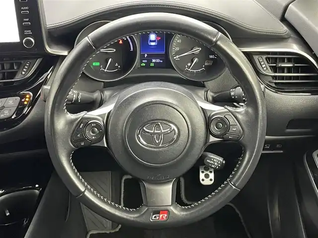 トヨタ Ｃ－ＨＲ S GRスポーツ 岡山県 2019(令1)年 3.9万km ホワイトパールクリスタルシャイン パノラミックビューモニター/純正8インチディスプレイオーディオ/セーフティセンス/レーダークルーズコントロール/AC100V/BSM/ハーフレザーシート/シートヒーター/ビルトインETC2.0/ステアリングスイッチ/LEDヘッドライト/オートライト/オートホールド/スマートキー/プッシュスタート/サイドエアバッグ/カーテンエアバッグ