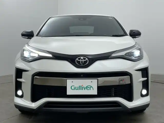 トヨタ Ｃ－ＨＲ S GRスポーツ 岡山県 2019(令1)年 3.9万km ホワイトパールクリスタルシャイン パノラミックビューモニター/純正8インチディスプレイオーディオ/セーフティセンス/レーダークルーズコントロール/AC100V/BSM/ハーフレザーシート/シートヒーター/ビルトインETC2.0/ステアリングスイッチ/LEDヘッドライト/オートライト/オートホールド/スマートキー/プッシュスタート/サイドエアバッグ/カーテンエアバッグ