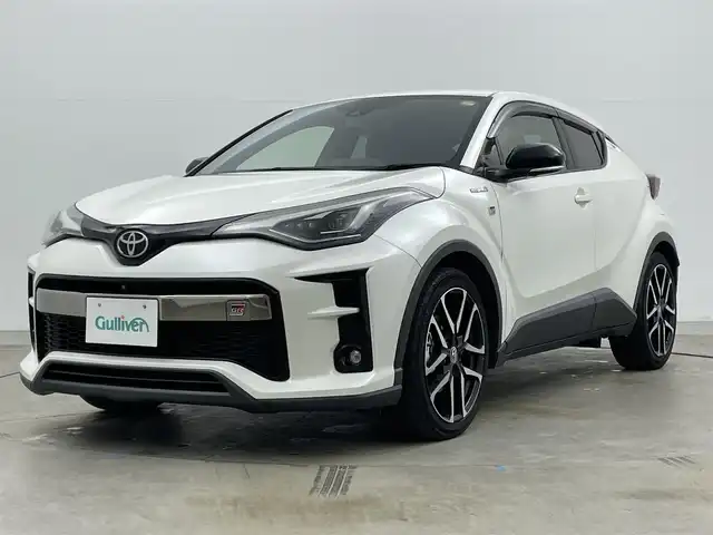 トヨタ Ｃ－ＨＲ S GRスポーツ 岡山県 2019(令1)年 3.9万km ホワイトパールクリスタルシャイン パノラミックビューモニター/純正8インチディスプレイオーディオ/セーフティセンス/レーダークルーズコントロール/AC100V/BSM/ハーフレザーシート/シートヒーター/ビルトインETC2.0/ステアリングスイッチ/LEDヘッドライト/オートライト/オートホールド/スマートキー/プッシュスタート/サイドエアバッグ/カーテンエアバッグ
