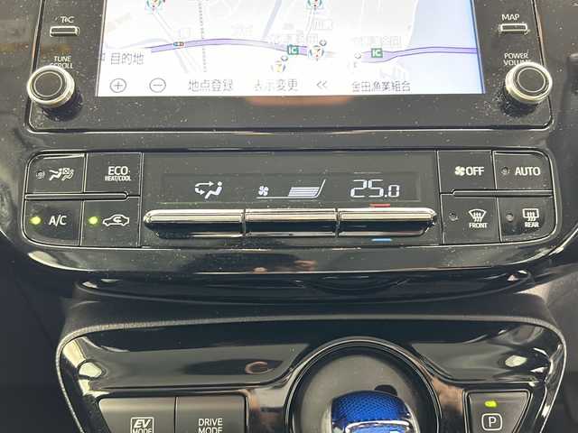 トヨタ プリウス S 千葉県 2022(令4)年 4.4万km グレーメタリック 純正ナビ/　(Bluetooth/Miracast/USB/AM/FM)/トヨタセーフティセンス/　プリクラッシュセーフティ/レーントレーシングアシスト/　クリアランスソナー(前後)/パーキングサポートブレーキ/　ふらつき検知/ロードサインアシスト/　先行車発進告知/レーダークルーズコントロール/前後ドライブレコーダー(ZDR　035)/スペアキー(1本)/純正15インチアルミホイール/純正ビルトインETC/バックカメラ/純正フロアマット/100V充電/LEDヘッドライト/オートマチックハイビーム/ステアリングスイッチ/オートライト/電動格納ウィンカーミラー/ドアバイザー/トノカバー
