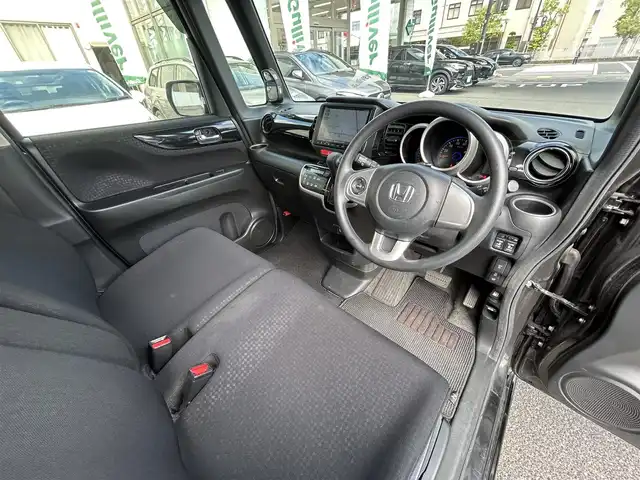 ホンダ Ｎ ＢＯＸ カスタム G Lパッケージ 岡山県 2015(平27)年 6.5万km スマートブラック 登録時走行距離64351km/あんしんパッケージ/・衝突軽減システム/・誤発進抑制機能/・W＋カーテンエアバック/横滑り防止装置/純正ナビ/（AM/FM/Bluetooth/DVD/DISC)/バックカメラ/スペアキー×1/ETC/両側パワースライドドア/オートリトラミラー/純正14インチアルミホイール/ドアバイザー/ウィンカーカーミラー/プッシュスタート/スマートキー