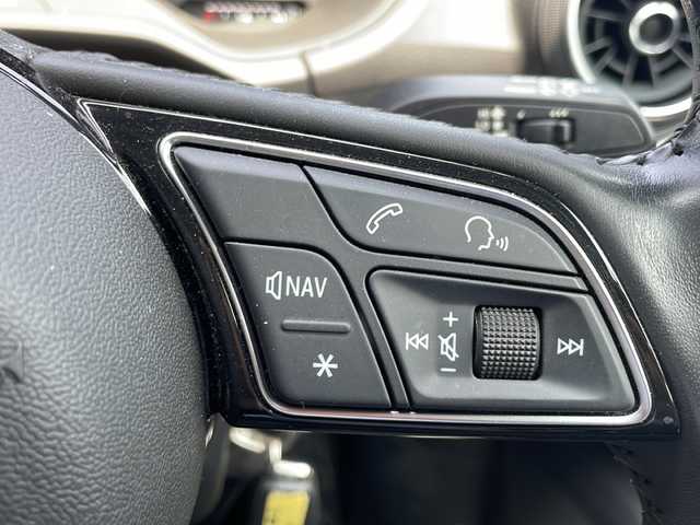 アウディ Ｑ２ 3.5TFSI シリンダーオンデマンドスポーツ 新潟県 2018(平30)年 3.5万km グレイシアホワイトメタリック ワンオーナー/MMIナビゲーション/(BT/AM/FM/CD/DVD/フルセグTV)/シートヒーター/パドルシフト/バックカメラ/スタッドレスタイヤ/純正アルミホイール積載/追従機能付きクルーズコントロール/ステアリングスイッチ/電動パワーバックドア/純正フロアマット/ETC2.0/寒冷地仕様/ABS/横滑り防止装置/コーナーセンサー(後方)/盗難防止装置/オートライト/電格ミラー/スマートキー