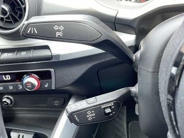 アウディ Ｑ２ 3.5TFSI シリンダーオンデマンドスポーツ 新潟県 2018(平30)年 3.5万km グレイシアホワイトメタリック ワンオーナー/MMIナビゲーション/(BT/AM/FM/CD/DVD/フルセグTV)/シートヒーター/パドルシフト/バックカメラ/スタッドレスタイヤ/純正アルミホイール積載/追従機能付きクルーズコントロール/ステアリングスイッチ/電動パワーバックドア/純正フロアマット/ETC2.0/寒冷地仕様/ABS/横滑り防止装置/コーナーセンサー(後方)/盗難防止装置/オートライト/電格ミラー/スマートキー