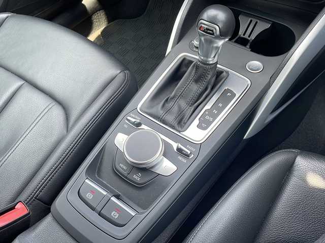 アウディ Ｑ２ 3.5TFSI シリンダーオンデマンドスポーツ 新潟県 2018(平30)年 3.5万km グレイシアホワイトメタリック ワンオーナー/MMIナビゲーション/(BT/AM/FM/CD/DVD/フルセグTV)/シートヒーター/パドルシフト/バックカメラ/スタッドレスタイヤ/純正アルミホイール積載/追従機能付きクルーズコントロール/ステアリングスイッチ/電動パワーバックドア/純正フロアマット/ETC2.0/寒冷地仕様/ABS/横滑り防止装置/コーナーセンサー(後方)/盗難防止装置/オートライト/電格ミラー/スマートキー