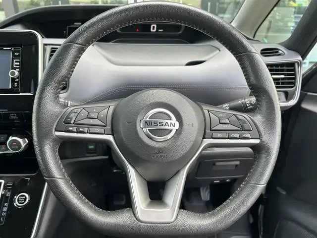 日産 セレナ ハイウェイスター V 栃木県 2020(令2)年 2.8万km ダイヤモンドブラック インテリジェントエマージェンシーブレーキ/純正7インチナビ/フルセグTV/DVD/Bluetooth/アラウンドビューモニター/ETC/前後ドライブレコーダー/両側ハンズフリーオートスライドドア/プッシュスタート/ステアリングリモコン/LEDオートライト/LEDフォグランプ/純正16インチAW/アイドリングストップ/横滑り防止装置/後側方車両検知警報/電動格納ミラー/ドアバイザー