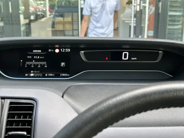日産 セレナ ハイウェイスター V 栃木県 2020(令2)年 2.8万km ダイヤモンドブラック インテリジェントエマージェンシーブレーキ/純正7インチナビ/フルセグTV/DVD/Bluetooth/アラウンドビューモニター/ETC/前後ドライブレコーダー/両側ハンズフリーオートスライドドア/プッシュスタート/ステアリングリモコン/LEDオートライト/LEDフォグランプ/純正16インチAW/アイドリングストップ/横滑り防止装置/後側方車両検知警報/電動格納ミラー/ドアバイザー