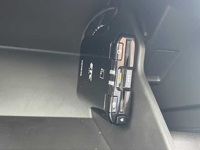 トヨタ ＧＲ８６ RZ 長崎県 2022(令4)年 2.1万km クリスタルホワイトパール ワンオーナー/純正メモリナビ/(CD/DVD/Bluetooth/フルセグTV)/バックカメラ/前後ドライブレコーダー/ETC/社外レーダー/衝突軽減ブレーキ/レーンキープアシスト/レーダークルーズコントロール/コーナーセンサー/ハーフレザーシート/前席シートヒーター/パドルシフト/ステアリングスイッチ/オートライト/LEDヘッドランプ/フォグランプ/プッシュスタート/スマートキー×２/純正アルミホイール/純正フロアマット/取扱説明書/保証書