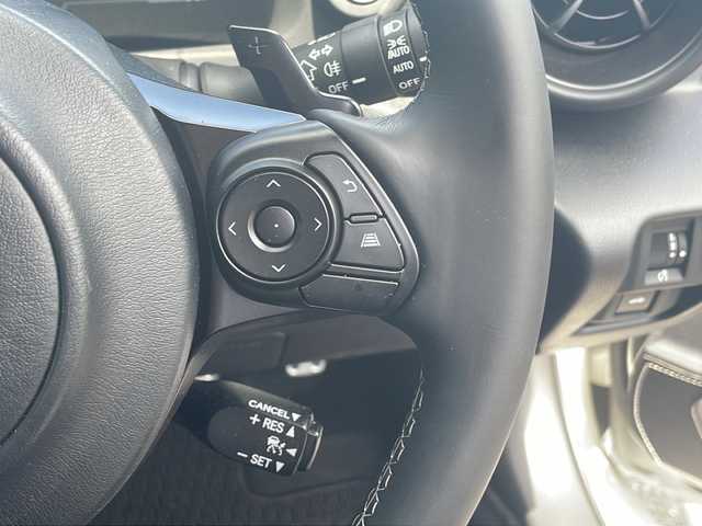 トヨタ ＧＲ８６ RZ 長崎県 2022(令4)年 2.1万km クリスタルホワイトパール ワンオーナー/純正メモリナビ/(CD/DVD/Bluetooth/フルセグTV)/バックカメラ/前後ドライブレコーダー/ETC/社外レーダー/衝突軽減ブレーキ/レーンキープアシスト/レーダークルーズコントロール/コーナーセンサー/ハーフレザーシート/前席シートヒーター/パドルシフト/ステアリングスイッチ/オートライト/LEDヘッドランプ/フォグランプ/プッシュスタート/スマートキー×２/純正アルミホイール/純正フロアマット/取扱説明書/保証書