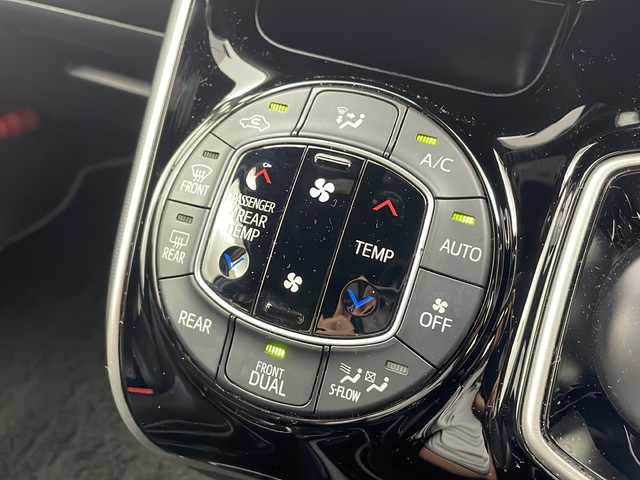 トヨタ ヴォクシー ハイブリッド ZS 煌Ⅲ 大阪府 2020(令2)年 4.4万km ホワイトパールクリスタルシャイン ワンオーナー/TRDエアロ/純正SDナビ/・フルセグTV/・BT AUDIO/トヨタセーフティーセンス/両側パワースライドドア/純正フリップダウンモニター/バックカメラ/ビルドインETC/ドライブレコーダー/クルーズコントロール/LEDヘッドライト/シートヒーター/プッシュスタート /スマートキー