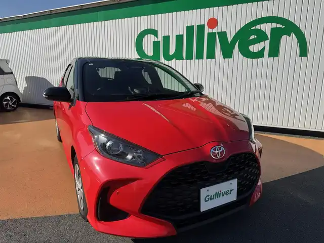 トヨタ ヤリス G 三重県 2024(令6)年 0.4万km ブラック/コーラルクリスタルシャイン ワンオーナー/スペアキーあり/ETC/バックカメラ/8インチディスプレイオーディオ/　車載ナビ/FM多重VICS/地デジTV/セーフティセンス/　衝突回避支援パッケージ/パーキングサポートブレーキ/　前後方静止物/ハロゲンヘッドランプ/　コンライト（オートライト）/オートエアコン/デジタルメーター/スマートエントリー/　/　