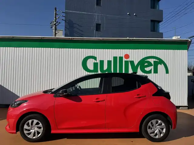 トヨタ ヤリス G 三重県 2024(令6)年 0.4万km ブラック/コーラルクリスタルシャイン ワンオーナー/スペアキーあり/ETC/バックカメラ/8インチディスプレイオーディオ/　車載ナビ/FM多重VICS/地デジTV/セーフティセンス/　衝突回避支援パッケージ/パーキングサポートブレーキ/　前後方静止物/ハロゲンヘッドランプ/　コンライト（オートライト）/オートエアコン/デジタルメーター/スマートエントリー/　/　