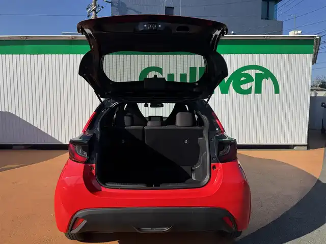 トヨタ ヤリス G 三重県 2024(令6)年 0.4万km ブラック/コーラルクリスタルシャイン ワンオーナー/スペアキーあり/ETC/バックカメラ/8インチディスプレイオーディオ/　車載ナビ/FM多重VICS/地デジTV/セーフティセンス/　衝突回避支援パッケージ/パーキングサポートブレーキ/　前後方静止物/ハロゲンヘッドランプ/　コンライト（オートライト）/オートエアコン/デジタルメーター/スマートエントリー/　/　