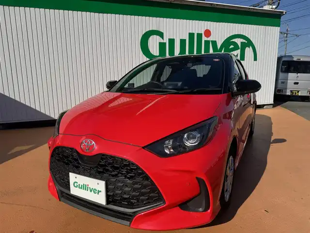 トヨタ ヤリス G 三重県 2024(令6)年 0.4万km ブラック/コーラルクリスタルシャイン ワンオーナー/スペアキーあり/ETC/バックカメラ/8インチディスプレイオーディオ/　車載ナビ/FM多重VICS/地デジTV/セーフティセンス/　衝突回避支援パッケージ/パーキングサポートブレーキ/　前後方静止物/ハロゲンヘッドランプ/　コンライト（オートライト）/オートエアコン/デジタルメーター/スマートエントリー/　/　