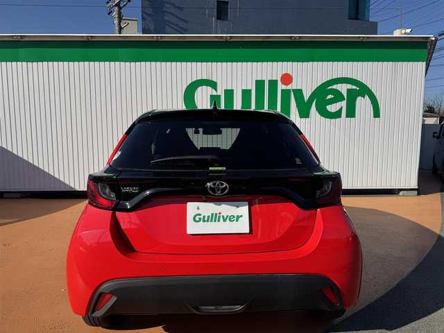 トヨタ ヤリス G 三重県 2024(令6)年 0.4万km ブラック/コーラルクリスタルシャイン ワンオーナー/スペアキーあり/ETC/バックカメラ/8インチディスプレイオーディオ/　車載ナビ/FM多重VICS/地デジTV/セーフティセンス/　衝突回避支援パッケージ/パーキングサポートブレーキ/　前後方静止物/ハロゲンヘッドランプ/　コンライト（オートライト）/オートエアコン/デジタルメーター/スマートエントリー/　/　