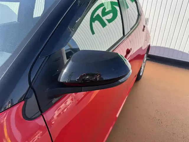 トヨタ ヤリス G 三重県 2024(令6)年 0.4万km ブラック/コーラルクリスタルシャイン ワンオーナー/スペアキーあり/ETC/バックカメラ/8インチディスプレイオーディオ/　車載ナビ/FM多重VICS/地デジTV/セーフティセンス/　衝突回避支援パッケージ/パーキングサポートブレーキ/　前後方静止物/ハロゲンヘッドランプ/　コンライト（オートライト）/オートエアコン/デジタルメーター/スマートエントリー/　/　