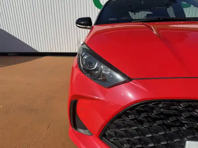 トヨタ ヤリス G 三重県 2024(令6)年 0.4万km ブラック/コーラルクリスタルシャイン ワンオーナー/スペアキーあり/ETC/バックカメラ/8インチディスプレイオーディオ/　車載ナビ/FM多重VICS/地デジTV/セーフティセンス/　衝突回避支援パッケージ/パーキングサポートブレーキ/　前後方静止物/ハロゲンヘッドランプ/　コンライト（オートライト）/オートエアコン/デジタルメーター/スマートエントリー/　/　