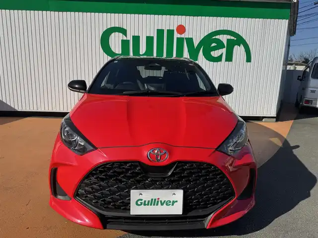 トヨタ ヤリス G 三重県 2024(令6)年 0.4万km ブラック/コーラルクリスタルシャイン ワンオーナー/スペアキーあり/ETC/バックカメラ/8インチディスプレイオーディオ/　車載ナビ/FM多重VICS/地デジTV/セーフティセンス/　衝突回避支援パッケージ/パーキングサポートブレーキ/　前後方静止物/ハロゲンヘッドランプ/　コンライト（オートライト）/オートエアコン/デジタルメーター/スマートエントリー/　/　