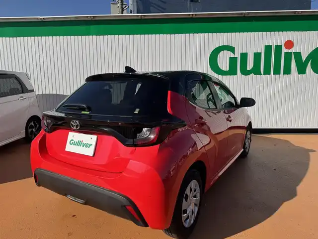 トヨタ ヤリス G 三重県 2024(令6)年 0.4万km ブラック/コーラルクリスタルシャイン ワンオーナー/スペアキーあり/ETC/バックカメラ/8インチディスプレイオーディオ/　車載ナビ/FM多重VICS/地デジTV/セーフティセンス/　衝突回避支援パッケージ/パーキングサポートブレーキ/　前後方静止物/ハロゲンヘッドランプ/　コンライト（オートライト）/オートエアコン/デジタルメーター/スマートエントリー/　/　