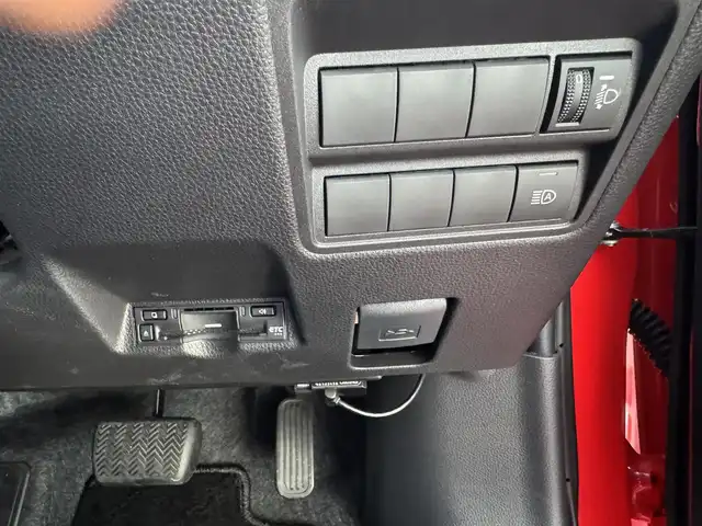 トヨタ ヤリス G 三重県 2024(令6)年 0.4万km ブラック/コーラルクリスタルシャイン ワンオーナー/スペアキーあり/ETC/バックカメラ/8インチディスプレイオーディオ/　車載ナビ/FM多重VICS/地デジTV/セーフティセンス/　衝突回避支援パッケージ/パーキングサポートブレーキ/　前後方静止物/ハロゲンヘッドランプ/　コンライト（オートライト）/オートエアコン/デジタルメーター/スマートエントリー/　/　