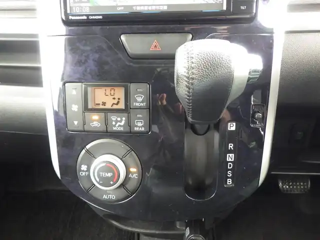 ダイハツ タント カスタム RS トップED SAⅡ 千葉県 2016(平28)年 4.7万km パールホワイトⅢ スマートアシストII/エコアイドル/両側パワースライドドア/社外SDナビ/地デジTV/【DVD/CD再生機能　Bluetooth接続】/バックカメラ/ドライブレコーダー/ハーフレザーシート/革巻きステアリング/ステアリングスイッチ/ETC/LEDヘッドライト/フォグライト/ウインカーミラー/リアコーナーセンサー/純正15インチアルミホイル/キーフリーシステム