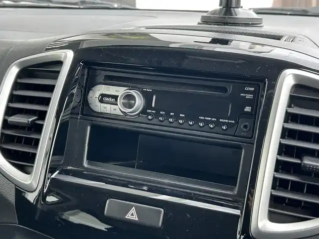 スズキ ソリオ G 静岡県 2014(平26)年 5.3万km パールホワイト プッシュスタート/スマートキー/電動スライドドア/盗難防止装置/ヘッドライトレベライザー/クラリオン　オーディオ/ （CD/MP3/WMAレシーバー） /CZ109：1DIN/パールホワイト/ハロゲンヘッドライト/マニュアルエアコン