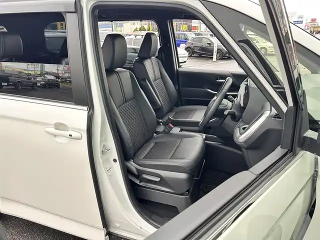 トヨタ ノア ハイブリッド S－Z 宮城県 2024(令6)年 0.2万km ホワイトパールクリスタルシャイン 快適利便パッケージHigh/・ハンズフリーパワースライドドア/・パワーバックドア/・ナノイーX/・ステアリングヒーター/・シートヒーター/・オットマン/・角度調整付アームレスト/トヨタチームメイト/・アドバンストパーク/・パーキングサポートブレーキ（周囲静止物/後方歩行者）/・パノラミックビューモニター/・エレクトロシフトマチック/プロジェクター式LEDヘッドランプ/デイライト/アダプティブハイビーム/ドライビングサポートパッケージ/・カラーヘッドアップディスプレイ/・デジタルインナーミラー/ディスプレイオーディオプラス/・コネクティッドナビ対応10.5インチディスプレイ/・車載メモリーナビ/・CD/DVD/・地デジTV/・USB/HDMI/・AppleCarPlay/AndroidAuto/・ETC2.0/＝＝＝/セーフティセンス/・プリクラッシュセーフティ/・レーントレーシングアシスト/・レーダークルーズコントロール/・オートマチックハイビーム/・ロードサインアシスト/・ドライバー異常時対応システム/・プロアクティブドライビングアシスト/両側パワースライドドア/AC100V1500W