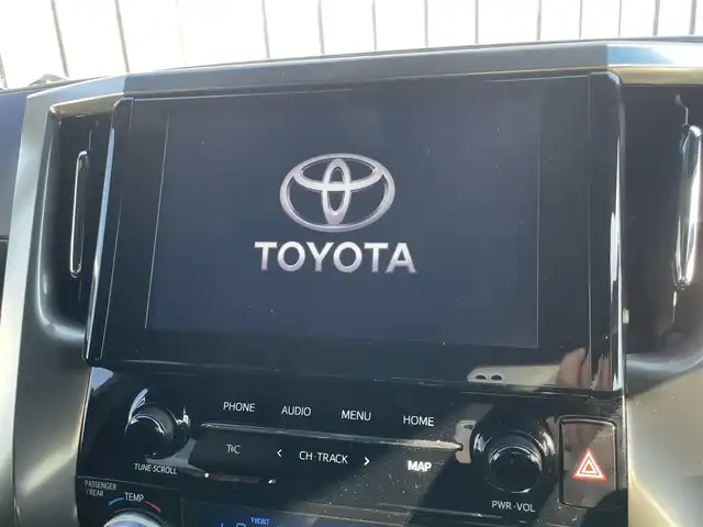 トヨタ ヴェルファイア ゴールデンアイズⅢ 大阪府 2022(令4)年 3.2万km ホワイトパールクリスタルシャイン トヨタセーフティセンス/純正9インチディスプレイオーディオナビ/バックカメラ/両側パワースライドドア/ビルトインETC/パワーバックドア/オットマン/ツインムーンルーフ/デジタルインナーミラー/BSM/ハーフレザーシート/3眼LEDヘッド/シーケンシャルターンランプ/スペアタイヤ/純正18インチAW