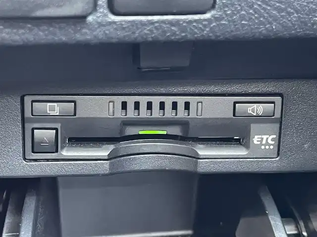 トヨタ ヴェルファイア ゴールデンアイズⅢ 大阪府 2022(令4)年 3.2万km ホワイトパールクリスタルシャイン トヨタセーフティセンス/純正9インチディスプレイオーディオナビ/バックカメラ/両側パワースライドドア/ビルトインETC/パワーバックドア/オットマン/ツインムーンルーフ/デジタルインナーミラー/BSM/ハーフレザーシート/3眼LEDヘッド/シーケンシャルターンランプ/スペアタイヤ/純正18インチAW