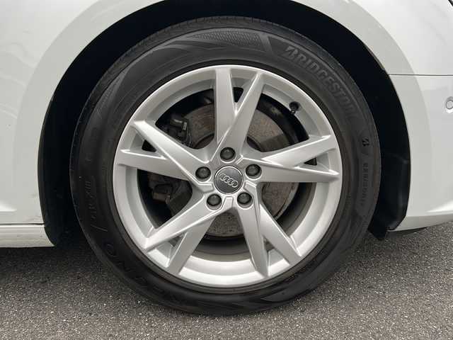 アウディ Ａ４ 2．0TFSIスポーツ 岐阜県 2018(平30)年 5.8万km グレイシアホワイトメタリック 純正SDナビ /全方位カメラ　/ETC　/前後ドライブレコーダー/横滑り防止装置　/レーンキープアシスト　/前後コーナーセンサー　/アイドリングストップ　/LEDヘッドライト　/シートヒーター　/レザーシート/プッシュスタート/スマートキー/純正フロアマット/純正17インチアルミホイール