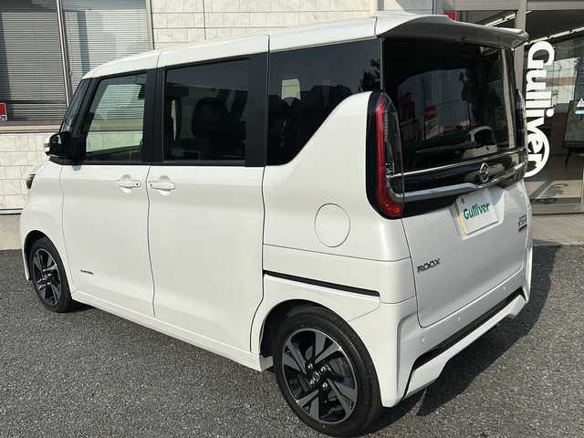 日産 ルークス HWS X プロパイロットED 埼玉県 2022(令4)年 1.7万km ホワイトパール ワンオーナー　/純正９型DA　/プロパイロット　/全方位カメラ　/TRC/衝突軽減B/コーナーセンサー　/電格ミラー　/USBソケット　/サンシェード　/パーソナルテーブル　/LEDオートライト　/保証書　/取説/OPブラウン×トリコット合皮/純正15インチAW