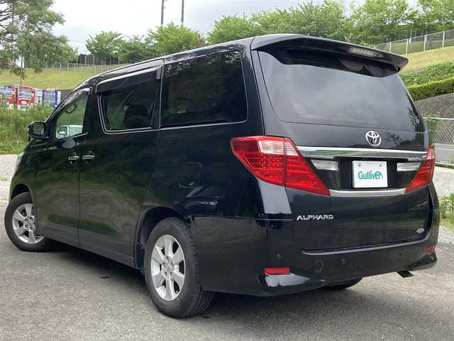 トヨタ アルファード 240X 長崎県 2014(平26)年 8.2万km ブラック 片側パワースライドドア/ディーラーOP・SDナビ【NSCP-W62】/(Bluetooth接続・フルセグTV・DVD再生)/バックカメラ/ETC/コーナーセンサー/HIDオートヘッドライト/フォグライト/横すべり防止装置/コーナーポール