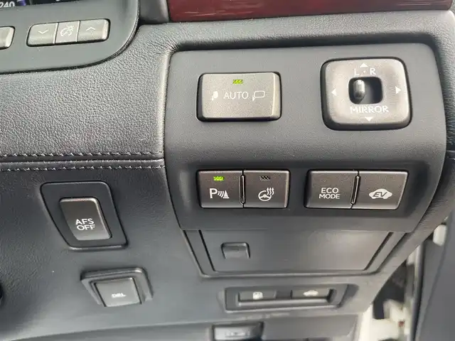 レクサス ＬＳ 600hL 神奈川県 2010(平22)年 8.7万km パール
