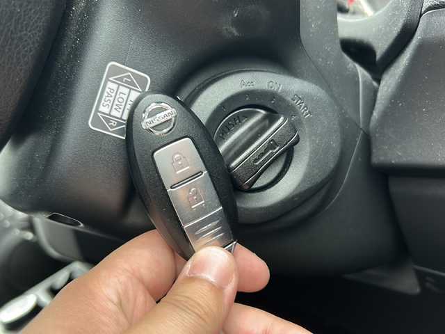 日産 エクストレイル 20Xtt 石川県 2010(平22)年 13万km アイアングレー 4WD/純正メモリーナビゲーション/【CD・DVD・ワンセグTV・SD】/型番：HS309-A/クルーズコントロール/前席シートヒーター/バックカメラ/ETC/ヒルディセントコントロール/電動格納ミラー/ハロゲンライト/・オートライト/・フォグランプ/ルーフレール/ドアバイザー/純正フロアマット/取扱説明書