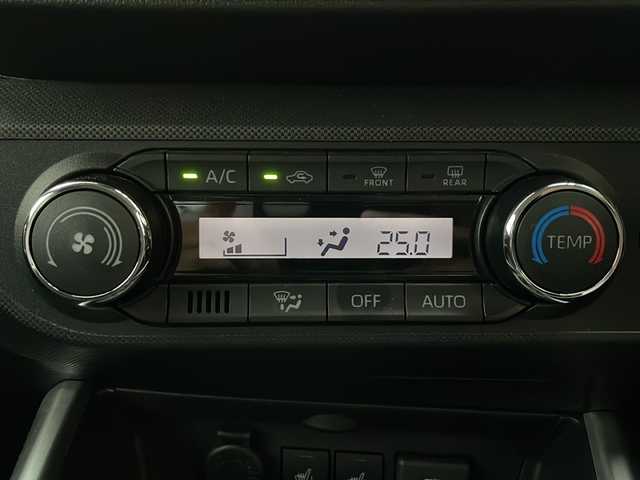 トヨタ ライズ Z 神奈川県 2022(令4)年 0.9万km シャイニングホワイトパール 純正９型ナビ（フルセグ　BT　　/アラウンドビューモニター/アダプティブクルーズコントロール　/レーンキープアシスト　/ブラインドスポットモニター　/スマートパノラマパーキングアシスト　/スマートペダル/シートヒーターD+N席/アイドリングストップ/シーケンシャルターンランプ（LED）/オートライト/ビルドインETC/スマートキー/プッシュスタート/純正アルミホイル/純正フロアマット/前後ドライブレコーダー/ABS横滑り防止装置