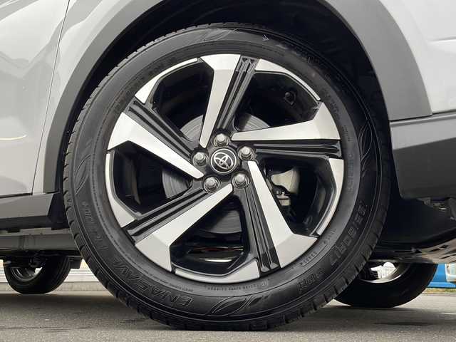 トヨタ ライズ Z 神奈川県 2022(令4)年 0.9万km シャイニングホワイトパール 純正９型ナビ（フルセグ　BT　　/アラウンドビューモニター/アダプティブクルーズコントロール　/レーンキープアシスト　/ブラインドスポットモニター　/スマートパノラマパーキングアシスト　/スマートペダル/シートヒーターD+N席/アイドリングストップ/シーケンシャルターンランプ（LED）/オートライト/ビルドインETC/スマートキー/プッシュスタート/純正アルミホイル/純正フロアマット/前後ドライブレコーダー/ABS横滑り防止装置