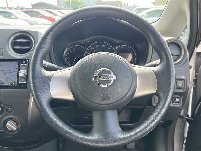 日産 ノート X DIG－S 岐阜県 2013(平25)年 7.9万km ブリリアントシルバー 社外ナビゲーション/Bluetooth/フルセグ視聴/CD/DVD/プッシュスタート/スマートキー/スペアキー/ドライブレコーダー/ハロゲンヘッドライト/アイドリングストップ/ETC/取説説明書・記録簿