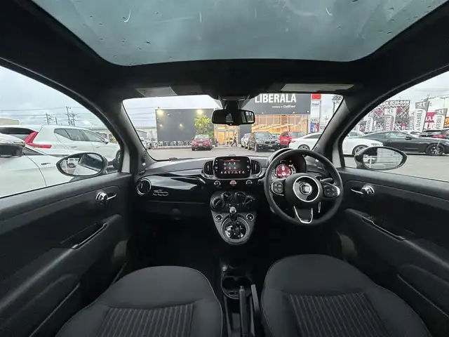 フィアット ５００ 120thタキシード 滋賀県 2019(令1)年 4.6万km パール 120thタキシード/ディスプレイオーディオ/USB/BT/FM/AM/スカイルーフ/16インチAW/ブラックルーフ/ETC