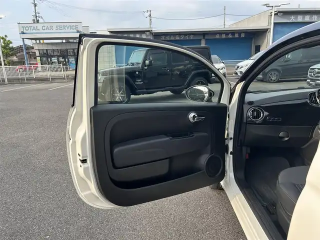 フィアット ５００ 120thタキシード 滋賀県 2019(令1)年 4.6万km パール 120thタキシード/ディスプレイオーディオ/USB/BT/FM/AM/スカイルーフ/16インチAW/ブラックルーフ/ETC