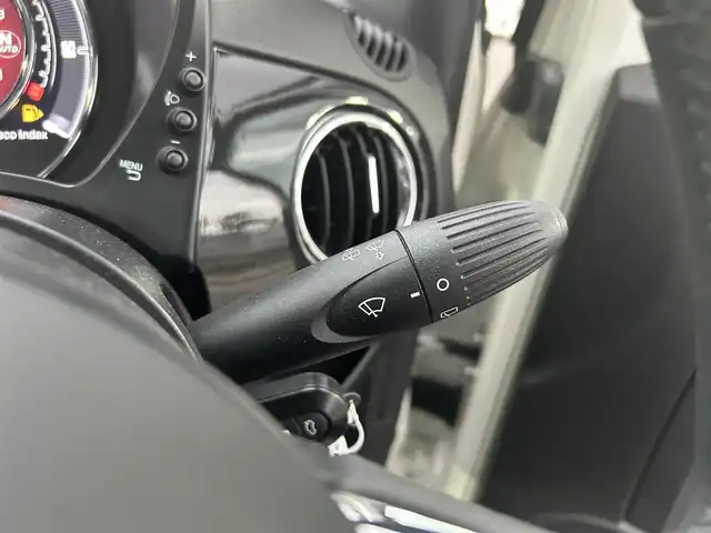フィアット ５００ 120thタキシード 滋賀県 2019(令1)年 4.6万km パール 120thタキシード/ディスプレイオーディオ/USB/BT/FM/AM/スカイルーフ/16インチAW/ブラックルーフ/ETC